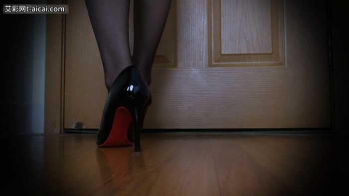 【爱秀套图】芥弥女神の微型产品1 残忍使用小奴隶 JS250329~3