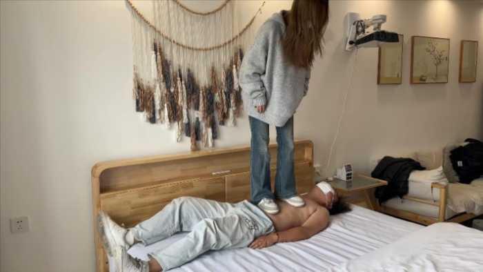 【爱秀套图】【小鲨鱼殿下】日常调教踩脖子踩手 YC-250327-5