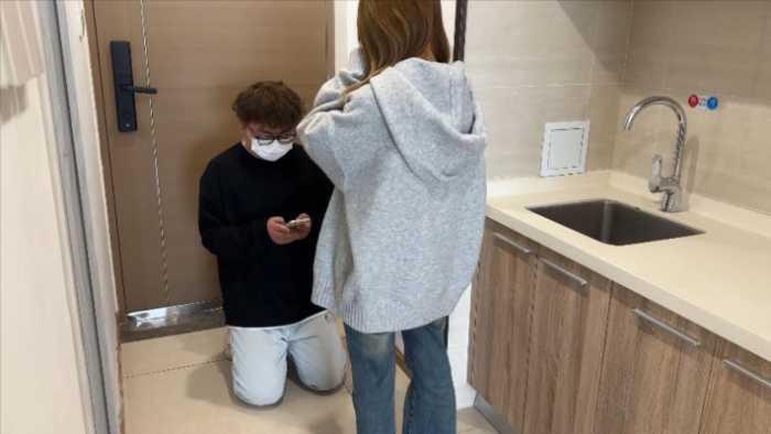 【爱秀套图】【小鲨鱼殿下】日常调教踩脖子踩手 YC-250327-5