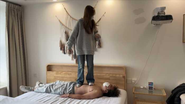 【爱秀套图】【小鲨鱼殿下】日常调教踩脖子踩手 YC-250327-5