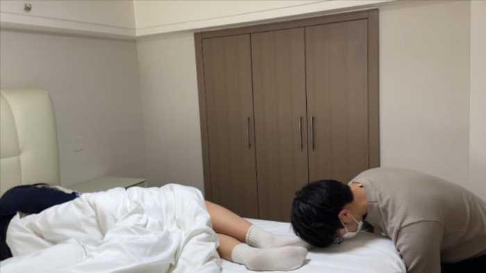 【爱秀套图】【208宿舍】家奴伺候起床清理鞋底 YC-250327-6