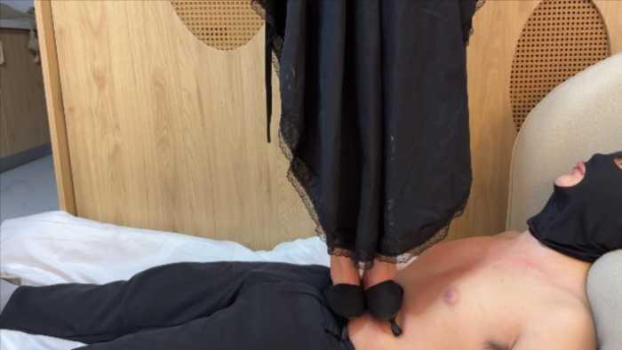 【爱秀套图】【无双sama】细高跟踩踏毯子 YC-250327-4