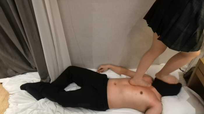 【爱秀套图】女大小蕊的肉丝随意踩 YC-250328-2