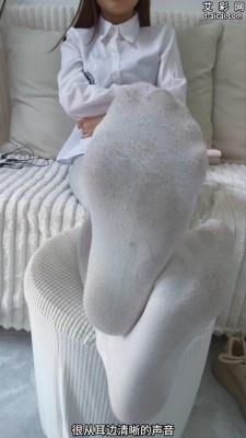 【爱秀套图】【啦啦啦】运动鞋白袜女巨人专访 ACYC-4431