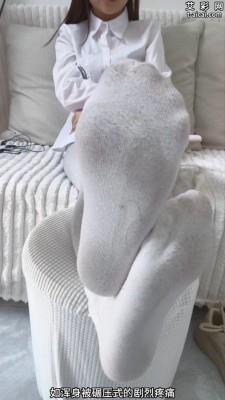 【爱秀套图】【啦啦啦】运动鞋白袜女巨人专访 ACYC-4431