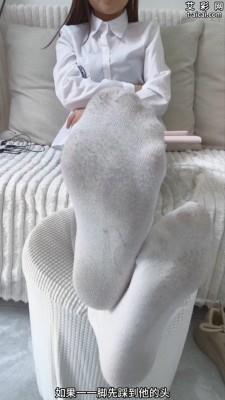 【爱秀套图】【啦啦啦】运动鞋白袜女巨人专访 ACYC-4431