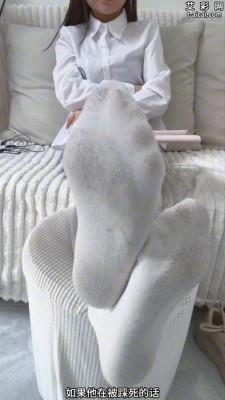 【爱秀套图】【啦啦啦】运动鞋白袜女巨人专访 ACYC-4431