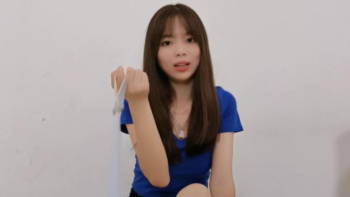 【爱秀套图】娇娇足控POV定制 第一视角舔娇娇脏鞋底闻舔肉丝臭脚 脚插嘴深喉调教 YC-221128-2