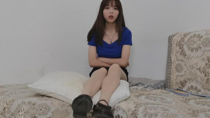 【爱秀套图】娇娇足控POV定制 第一视角舔娇娇脏鞋底闻舔肉丝臭脚 脚插嘴深喉调教 YC-221128-2