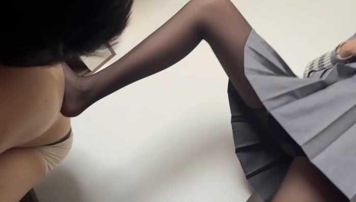 【爱秀套图】双摸恋足版纯福利不解释 YC-250330