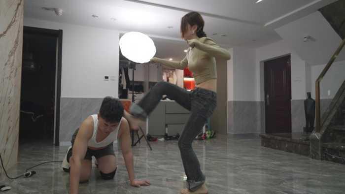 【爱秀套图】恶性虐牲畜，无认知无愧疚给M带去伤害和糟蹋，童声的小蜜 YC-250330-3