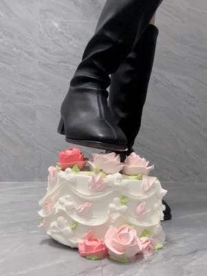 【爱秀套图】边辱骂边踩踏生日蛋糕 YC-250331-5