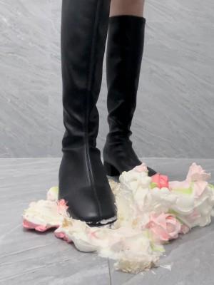 【爱秀套图】边辱骂边踩踏生日蛋糕 YC-250331-5