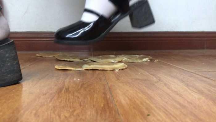 【爱秀套图】健身美女Lo鞋白丝踩小面包超多口水拉丝 YC-250331-4