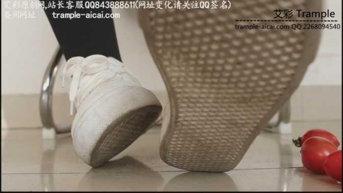【爱秀套图】哚儿定制-巨人视角白鞋踩踏辱骂 YC-190409-3