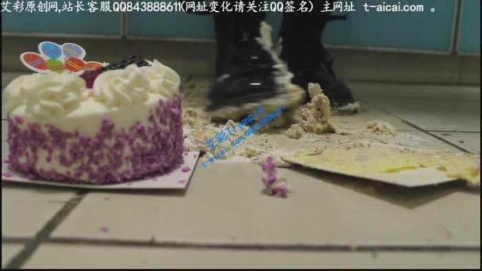 【爱秀套图】哚儿为贱奴制作的美味蛋糕狗粮（侮辱，强迫，特写）YC-190622-4