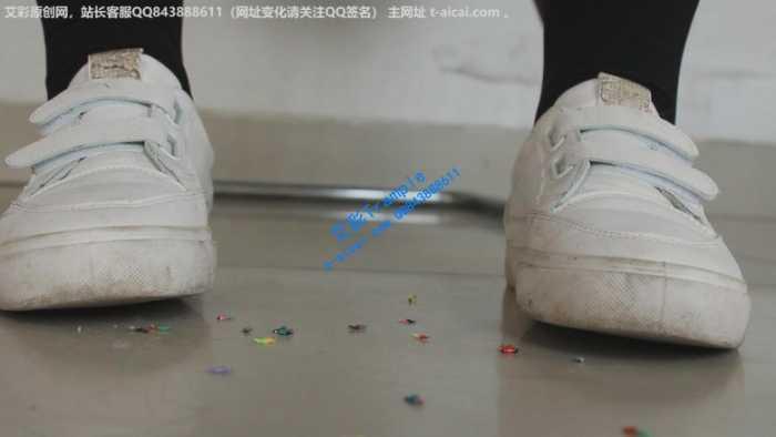 【爱秀套图】缩小+口水+语言调教+同学剧情（劲爆） JS250403~1