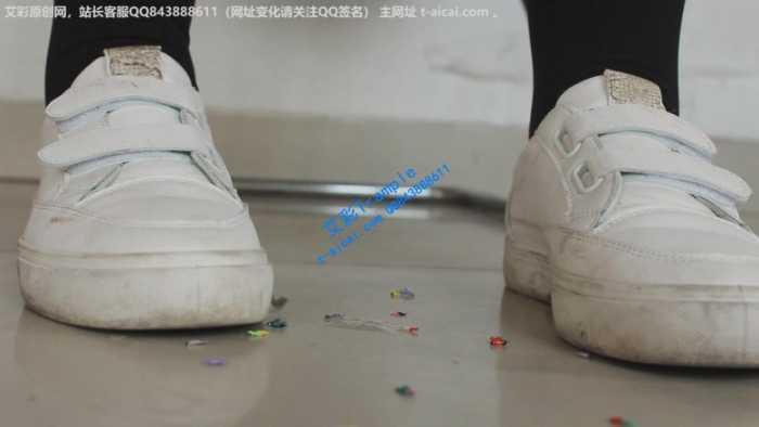 【爱秀套图】缩小+口水+语言调教+同学剧情（劲爆） JS250403~1