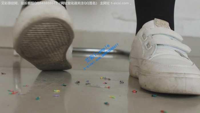 【爱秀套图】缩小+口水+语言调教+同学剧情（劲爆） JS250403~1