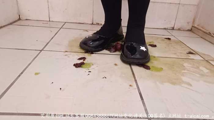 【爱秀套图】哚儿剧情巨人踩踏葡萄折磨贱奴的日常【精彩剧情篇】 YC-200919-6