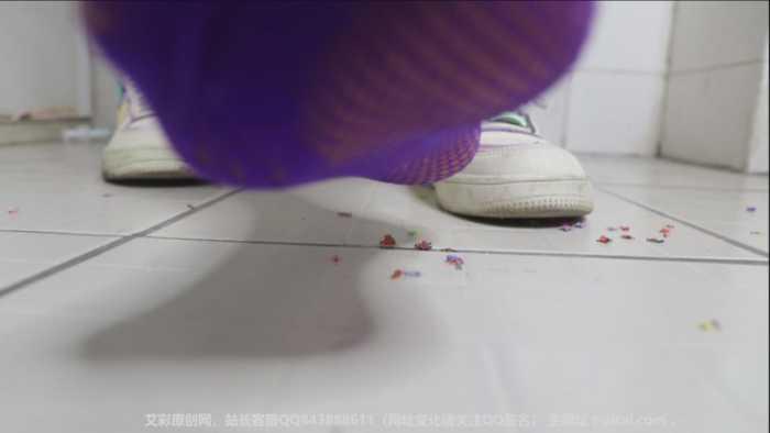 【爱秀套图】【哚儿】女巨人偶遇小人-踩踏侮辱口水攻击残忍折磨 YC-210112-6