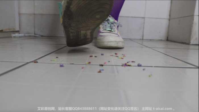 【爱秀套图】【哚儿】女巨人偶遇小人-踩踏侮辱口水攻击残忍折磨 YC-210112-6