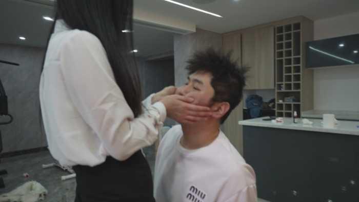 【爱秀套图】鱼七和小野耳光封顶专场 各种姿势体位 各种花样大耳光 YC-250402-2