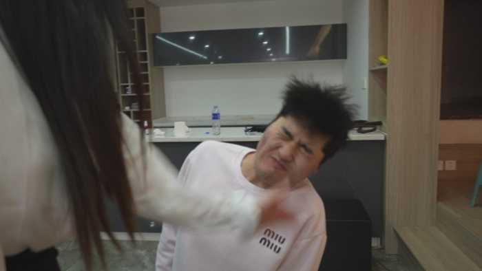 【爱秀套图】鱼七和小野耳光封顶专场 各种姿势体位 各种花样大耳光 YC-250402-2