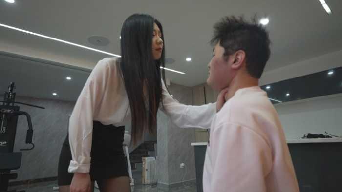 【爱秀套图】鱼七和小野耳光封顶专场 各种姿势体位 各种花样大耳光 YC-250402-2