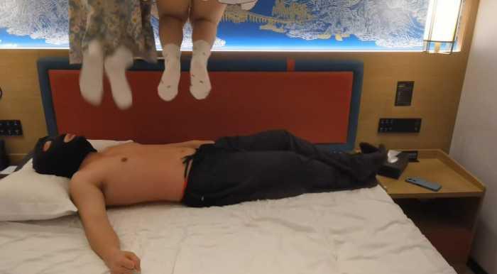 【爱秀套图】女大小姿和小婵的白袜双踩 YC-250401-3