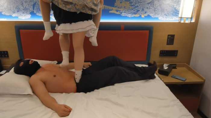 【爱秀套图】女大小姿和小婵的白袜双踩 YC-250401-3