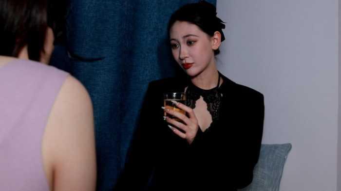 【爱秀套图】【超级女M】舔臭脚灌圣水 JS250407~2