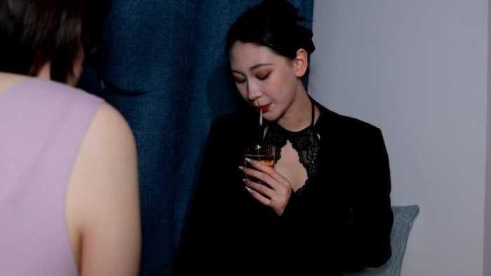 【爱秀套图】【超级女M】舔臭脚灌圣水 JS250407~2