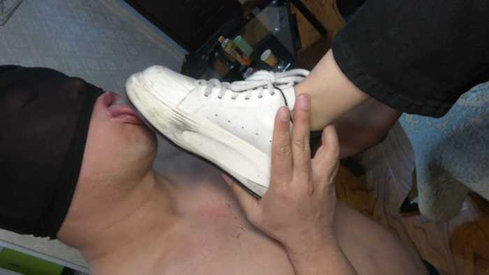 【爱秀套图】【小文S】舔精神小妹脏鞋 YC-250405-5