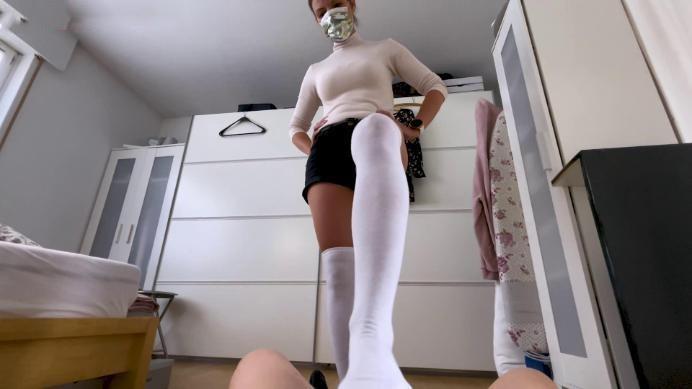 【爱秀套图】德国女主残忍全体重爆踩中国狗裆跺裆 JS250408~2