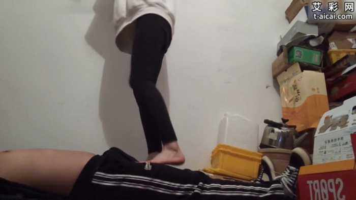 【爱秀套图】新开发素人椒椒地下室踩踏 ACYC-4381