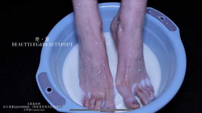 【爱秀套图】艾琳175被牛奶浸泡的美腿玉足 GD050 YC-250408-6