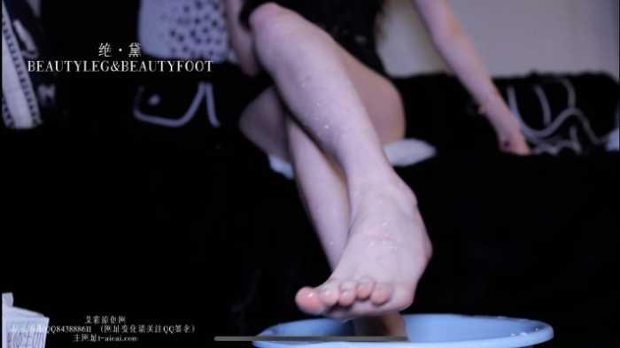 【爱秀套图】艾琳175被牛奶浸泡的美腿玉足 GD050 YC-250408-6