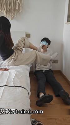 【爱秀套图】女大学生暴力踢裆虐裆 ACYC-4448