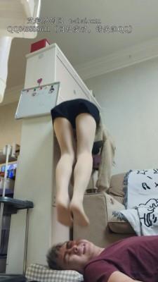 【爱秀套图】安安肉丝踩脸跳脸 YC-250410-2