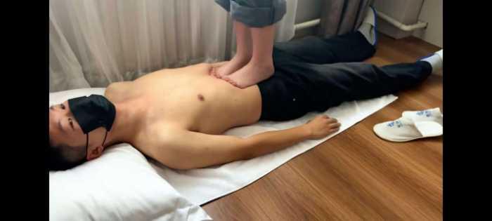 【爱秀套图】【低价福利】研究生裸足温柔踩踏（1） YC-250412-2