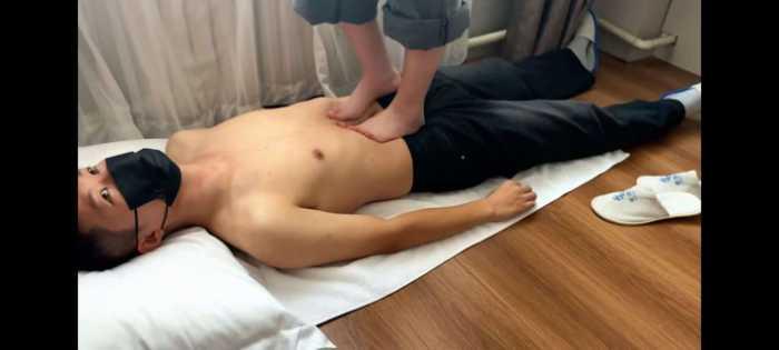 【爱秀套图】【低价福利】研究生裸足温柔踩踏（1） YC-250412-2