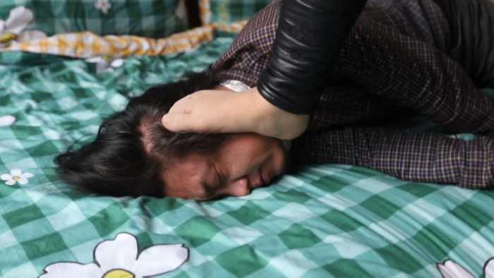 【爱秀套图】村花超臭短肉丝强迫踩脸素人闻臭丝 JS250417~1