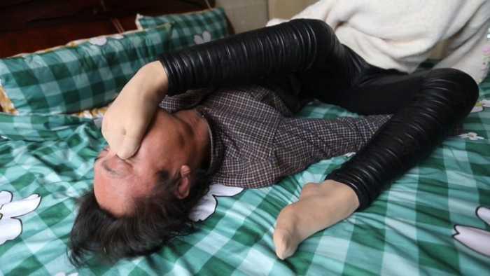 【爱秀套图】村花超臭短肉丝强迫踩脸素人闻臭丝 JS250417~1