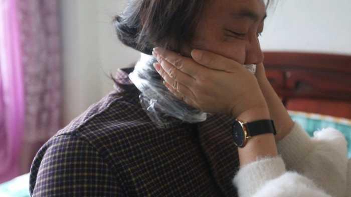 【爱秀套图】村花超臭短肉丝强迫踩脸素人闻臭丝 JS250417~1