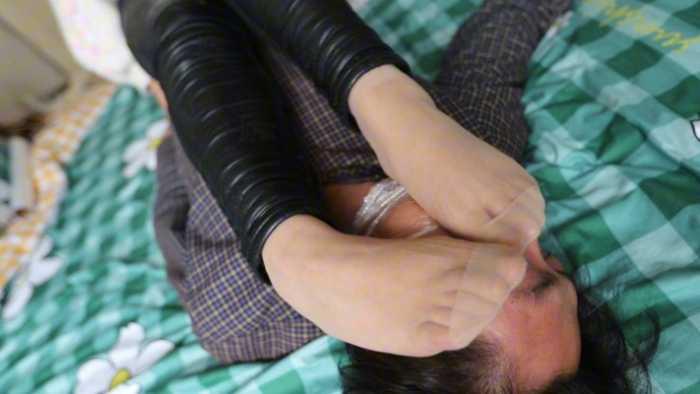 【爱秀套图】村花超臭短肉丝强迫踩脸素人闻臭丝 JS250417~1