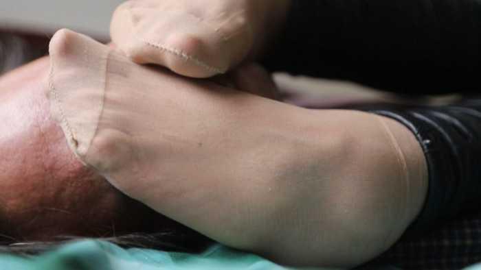 【爱秀套图】村花超臭短肉丝强迫踩脸素人闻臭丝 JS250417~1