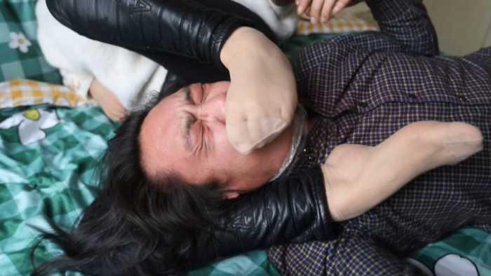 【爱秀套图】村花超臭短肉丝强迫踩脸素人闻臭丝 JS250417~1