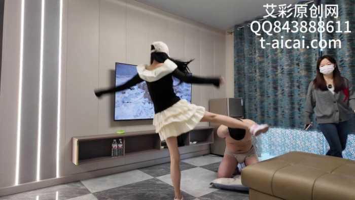 【爱秀套图】『chnnsct1818』运动鞋极限暴踢爆踹 YC-250416-5