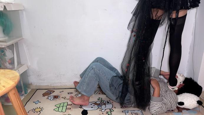 【爱秀套图】【喵咔】长夜COS细高跟白色拖鞋全体重踩脸踩脖 ACYC-4467